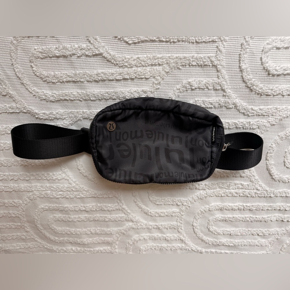 lululemon athletica Black Belt Bag
